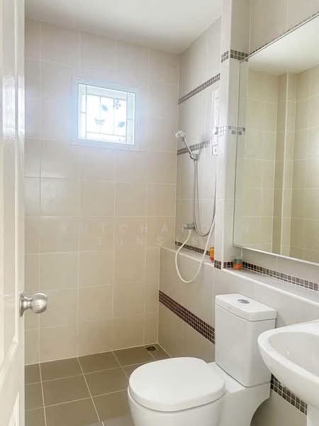 บ้านในโครงการ ให้เช่า – ใกล้ตลาดหางดง เพียง 5 นาที ค่าเช่า 13,500 บาท / เดือน รหัสทรัพย์ : No.14H105, Chiang Mai, Hang Dong, Hang Dong, Chiang Mai, 2 Bedrooms, 80 sqm, Single Detached House For Rent, by Rutchaporn Tunsiri, 500175819 - DDproperty.com