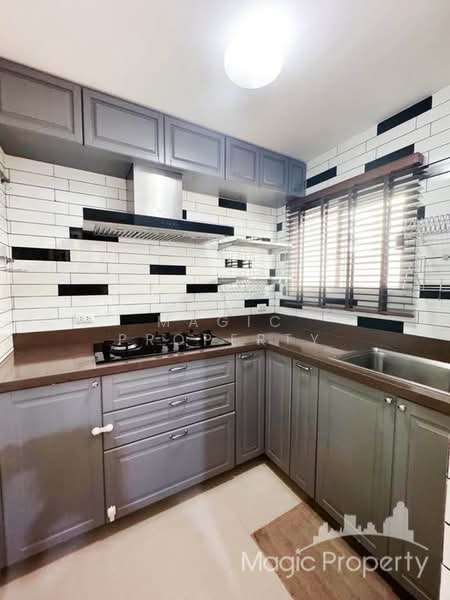 Leon Sukhumvit 62, Bangkok, Soi Sampopnaruemit, Bang Chak, Phra Khanong, Bangkok, 3 Bedrooms, 200 sqm, Townhouse For Rent, by Magic Property, 500175892 - DDproperty.com