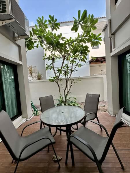 ให้เช่าบ้านเดี่ยวหลังหใหญ่ ม.เดอะคอมพลีท ใกล้ เจ ปาร์ค ศรีราชา, ชลบุรี, สุรศักดิ์, ศรีราชา, ชลบุรี, 180 ตร.ม., บ้านเดี่ยว ให้เช่า, โดย ดุสิต แสงฟ้า, 500175927 - DDproperty.com