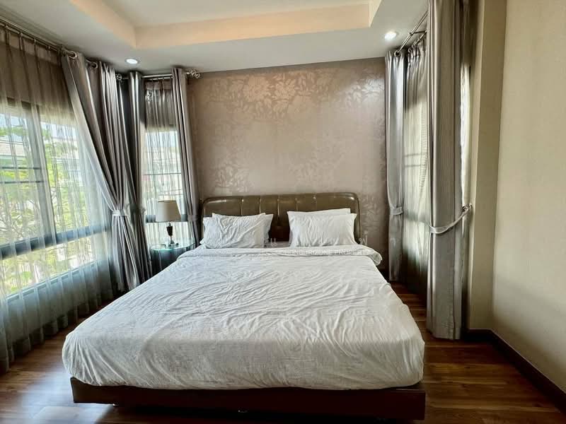 ให้เช่าบ้านเดี่ยวหลังหใหญ่ ม.เดอะคอมพลีท ใกล้ เจ ปาร์ค ศรีราชา, Chon Buri (Pattaya), Surasak, Si Racha, Chon Buri (Pattaya), 3 Bedrooms, 180 sqm, Single Detached House For Rent, by Dusit Saengfa, 500175927 - DDproperty.com