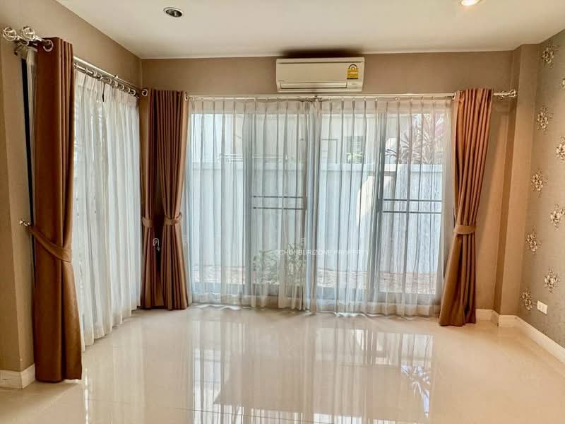 ให้เช่าบ้านเดี่ยวหลังหใหญ่ ม.เดอะคอมพลีท ใกล้ เจ ปาร์ค ศรีราชา, Chon Buri (Pattaya), Surasak, Si Racha, Chon Buri (Pattaya), 3 Bedrooms, 180 sqm, Single Detached House For Rent, by Dusit Saengfa, 500175927 - DDproperty.com