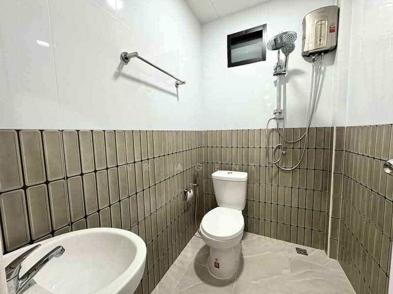 2-story House Huai Khwang-Sutthisan, Bangkok, Huai Khwang, Huai Khwang, Bangkok, 5 Bedrooms, 135 sqm, Single Detached House For Rent, by NR AGENT, 500175948 - DDproperty.com