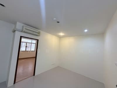 ขาย - Baan Klang Krung Resort (Ratchada 7) : บ้านกลางกรุงรีสอร์ท รัชดา ซอย7, กรุงเทพ