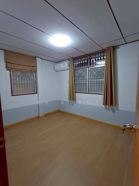 2-story House Sukhumvit 101/1, Wachirathamsathit 57, Bangkok, Bang Chak, Phra Khanong, Bangkok, 4 Bedrooms, 200 sqm, Single Detached House For Rent, by NR AGENT, 500175962 - DDproperty.com