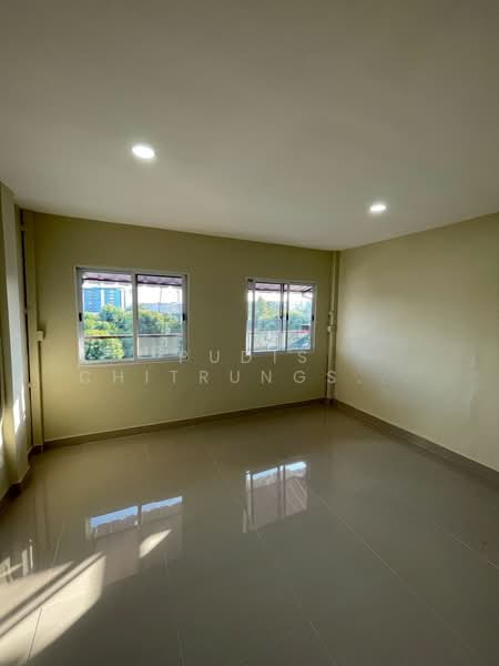 Commercial Building for Rent – Phatthanakan Road, Bangkok, Suan Luang, Suan Luang, Bangkok, , 300 sqm, Shophouse For Rent, by Pudis Chitrungsakorn, 500175980 - DDproperty.com