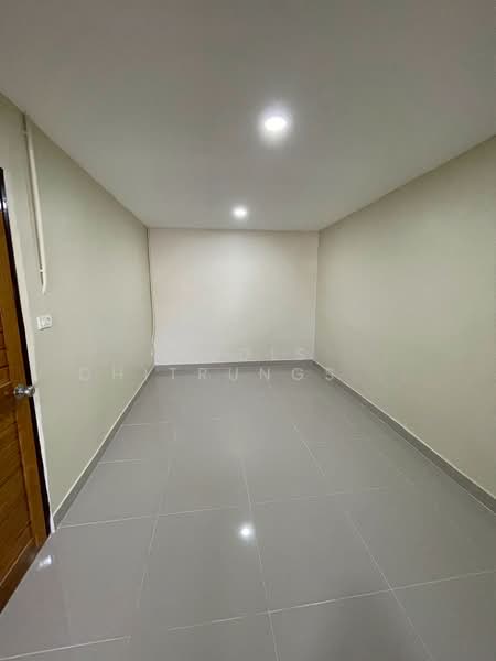 Commercial Building for Rent – Phatthanakan Road, Bangkok, Suan Luang, Suan Luang, Bangkok, , 300 sqm, Shophouse For Rent, by Pudis Chitrungsakorn, 500175980 - DDproperty.com