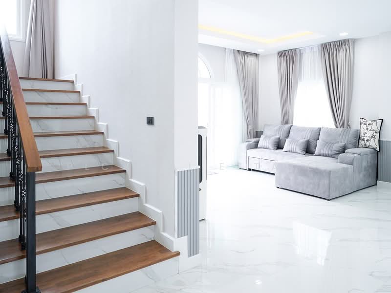 3 Bedroom Luxury House for Sale in Si Racha, Chon Buri (Pattaya), Bang Lamung, Bang Lamung (Pattaya), Chon Buri (Pattaya), 3 Bedrooms, 245 sqm, Villa For Sale, by PLC Real Estate, 500175986 - DDproperty.com