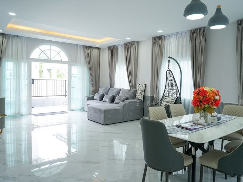3 Bedroom Luxury House for Sale in Si Racha, Chon Buri (Pattaya), Bang Lamung, Bang Lamung (Pattaya), Chon Buri (Pattaya), 3 Bedrooms, 245 sqm, Villa For Sale, by PLC Real Estate, 500175986 - DDproperty.com
