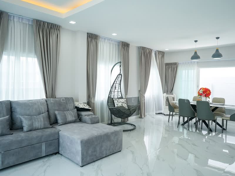 3 Bedroom Luxury House for Sale in Si Racha, Chon Buri (Pattaya), Bang Lamung, Bang Lamung (Pattaya), Chon Buri (Pattaya), 3 Bedrooms, 245 sqm, Villa For Sale, by PLC Real Estate, 500175986 - DDproperty.com