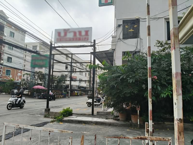 ทาวน์โฮมวังทองหลาง กรุงเทพมหานคร, Bangkok, Wang Thonglang, Wang Thonglang, Bangkok, 4 Bedrooms, 120 sqm, Townhouse For Sale, by The Best Property  ตู่, 500176013 - DDproperty.com