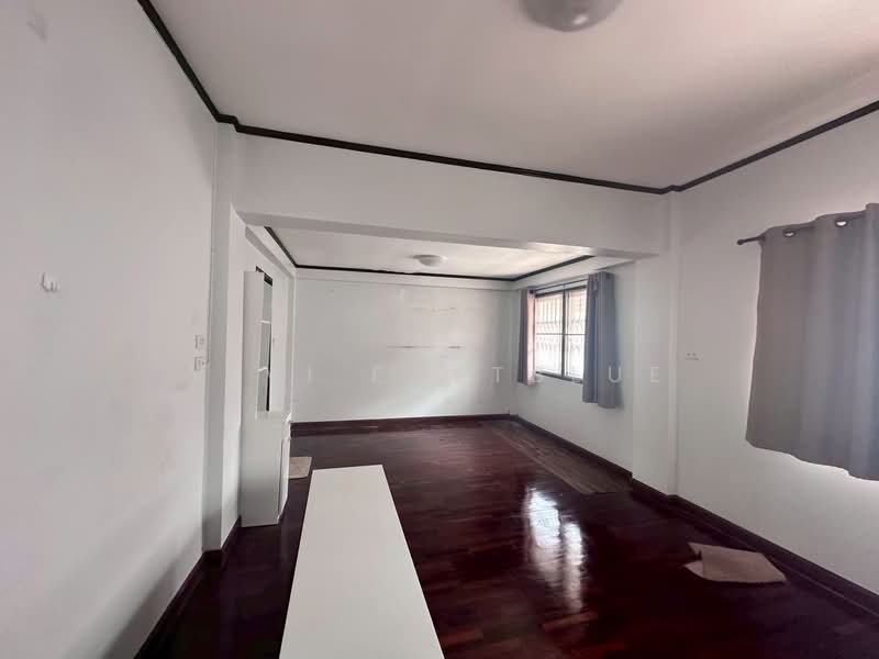 House Area Phaholyothin, Bangkok, Chorake Bua, Lat Phrao, Bangkok, 4 Bedrooms, 200 sqm, Single Detached House For Sale, by Vivi Eastblue, 500176049 - DDproperty.com