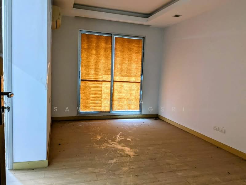 Thru Thonglor, Bangkok, Petchaburi Road, Bang Kapi, Huai Khwang, Bangkok, 1 Bedroom, 36 sqm, Condo For Sale, by Veera Sawatrangsri, 500176068 - DDproperty.com