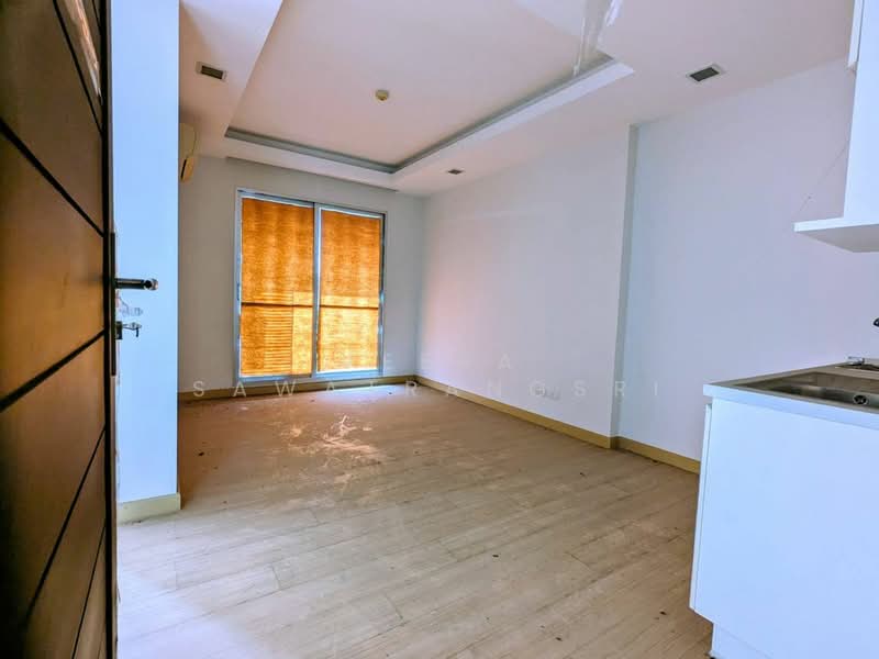 Thru Thonglor, Bangkok, Petchaburi Road, Bang Kapi, Huai Khwang, Bangkok, 1 Bedroom, 36 sqm, Condo For Sale, by Veera Sawatrangsri, 500176068 - DDproperty.com