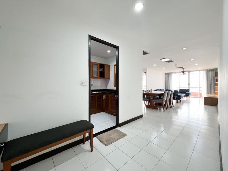 Rama Harbour View : รามาฮาร์เบอร์วิวคอนโดมิเนียม, ชลบุรี, 25 ซอย หมู่บ้านโฮมทาวน์ เฟส 2 ซอย 4, สุรศักดิ์, ศรีราชา, ชลบุรี, 140 ตร.ม., คอนโด ขาย, โดย ณัฐยา ศิริฐานนท์, 500176097 - DDproperty.com