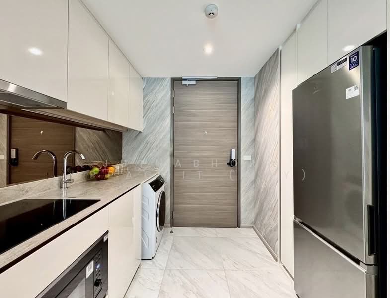 Fynn Asoke, Bangkok, 28 Sukhumvit 10 Alley, Khlong Toei, Khlong Toei, Bangkok, 3 Bedrooms, 110 sqm, Condo For Rent, by Juthabhorn Uppachit (Amy), 500176117 - DDproperty.com