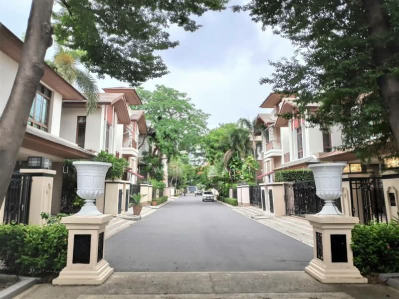 Baan Sansiri Sukhumvit 67, Bangkok, 32 Soi Sukhumvit 67, Phra Kanong Nua, Watthana, Bangkok, 4 Bedrooms, 450 sqm, Single Detached House For Rent, by Rungtiwa Chinchai, 500176129 - DDproperty.com
