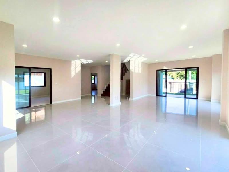 Chonlada Bangbuathong, Nonthaburi, Bang Kruai - Sai Noi Road, Bang Bua Thong, Bang Bua Thong, Nonthaburi, 4 Bedrooms, 337 sqm, Single Detached House For Sale, by เอนก, 500176165 - DDproperty.com