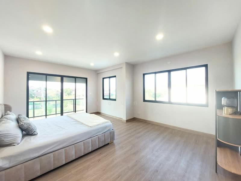Chonlada Bangbuathong, Nonthaburi, Bang Kruai - Sai Noi Road, Bang Bua Thong, Bang Bua Thong, Nonthaburi, 4 Bedrooms, 337 sqm, Single Detached House For Sale, by เอนก, 500176165 - DDproperty.com