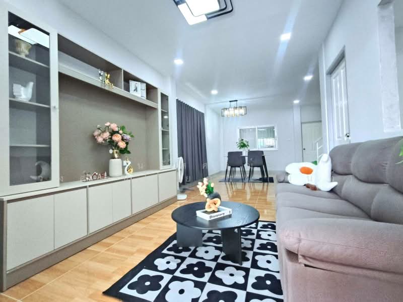Ratchaphruek Suvarnabhumi-Ladkrabang Village, Bangkok, 397/183 Thanon Chalong Krung, Lam Pla Tiew, Lat Krabang, Bangkok, 4 Bedrooms, 128 sqm, Townhouse For Sale, by นภัสศรณ์ วงศ์สินไทยกร (นันท์), 500176193 - DDproperty.com