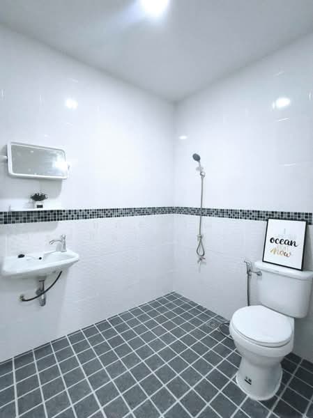 Ratchaphruek Suvarnabhumi-Ladkrabang Village, Bangkok, 397/183 Thanon Chalong Krung, Lam Pla Tiew, Lat Krabang, Bangkok, 4 Bedrooms, 128 sqm, Townhouse For Sale, by นภัสศรณ์ วงศ์สินไทยกร (นันท์), 500176193 - DDproperty.com