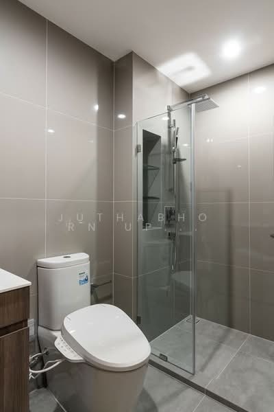 IDEO Mobi Asoke, Bangkok, New Petchaburi Road, Bang Kapi, Huai Khwang, Bangkok, 1 Bedroom, 33 sqm, Condo For Rent, by Juthabhorn Uppachit (Amy), 500176317 - DDproperty.com
