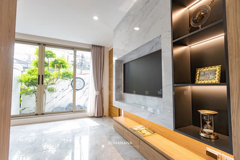 เกษตร-นวมินทร์, Bangkok, ประเสริฐมนูกิจ, Nawamin, Bueng Kum, Bangkok, 3 Bedrooms, 370 sqm, Villa For Sale, by Korakot Atapan, 500176333 - DDproperty.com