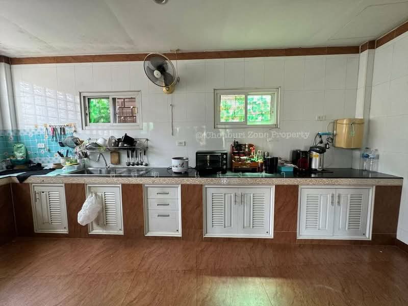 ขายถูกมาก ม.มั่งมีศรีสุข บ้านเดี่ย่วหลังใหญ่ 4 นอนใจกลางศรีราชา, ชลบุรี, สุรศักดิ์, ศรีราชา, ชลบุรี, 204 ตร.ม., บ้านเดี่ยว ขาย, โดย ดุสิต แสงฟ้า, 500176357 - DDproperty.com