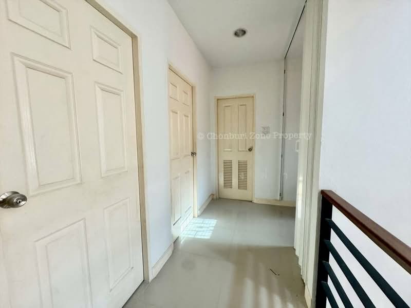 ขายถูกมาก ม.มั่งมีศรีสุข บ้านเดี่ย่วหลังใหญ่ 4 นอนใจกลางศรีราชา, ชลบุรี, สุรศักดิ์, ศรีราชา, ชลบุรี, 204 ตร.ม., บ้านเดี่ยว ขาย, โดย ดุสิต แสงฟ้า, 500176357 - DDproperty.com