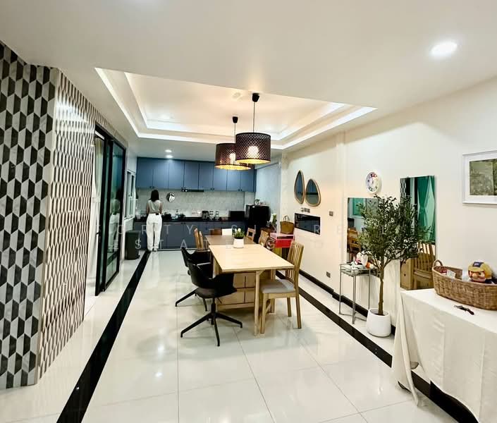 ให้เช่าบ้านทาวน์โฮม 2 ชั้น หมู่บ้านฝนทองนิเวศน์, กรุงเทพ, อนุสาวรีย์, บางเขน, กรุงเทพ, 250 ตร.ม., ทาวน์เฮ้าส์ ให้เช่า, โดย Forty-Six Real Estate Group, 500176390 - DDproperty.com