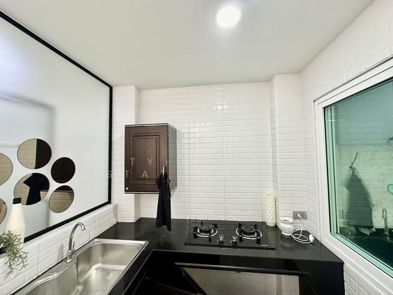 ให้เช่าบ้านทาวน์โฮม 2 ชั้น หมู่บ้านฝนทองนิเวศน์, Bangkok, Anusaowari, Bang Khen, Bangkok, 5 Bedrooms, 250 sqm, Townhouse For Rent, by Forty-Six Real Estate Group, 500176390 - DDproperty.com