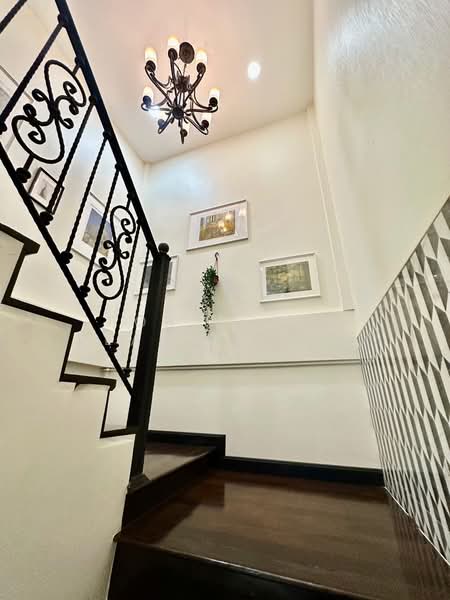 ให้เช่าบ้านทาวน์โฮม 2 ชั้น หมู่บ้านฝนทองนิเวศน์, Bangkok, Anusaowari, Bang Khen, Bangkok, 5 Bedrooms, 250 sqm, Townhouse For Rent, by Forty-Six Real Estate Group, 500176390 - DDproperty.com