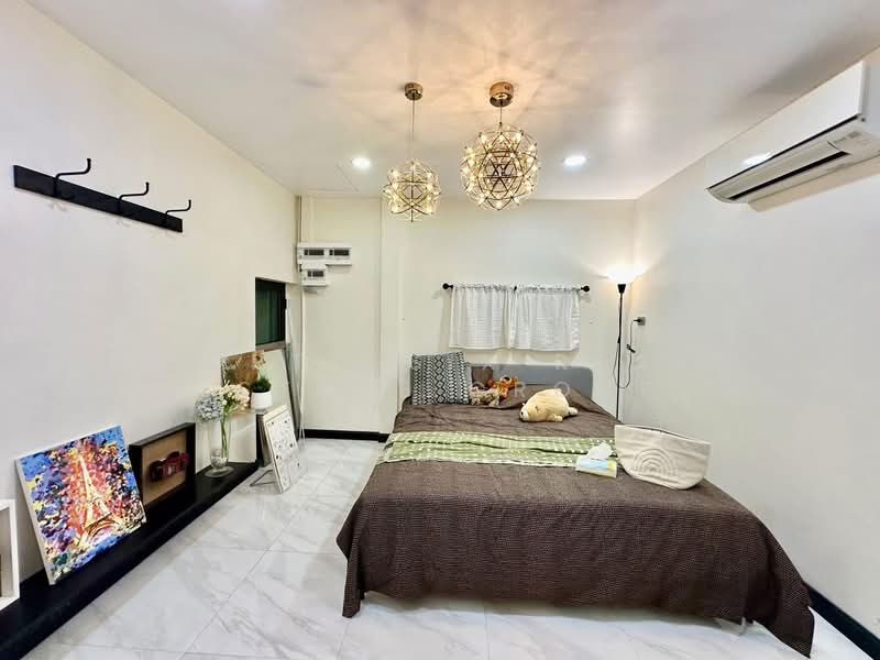 ให้เช่าบ้านทาวน์โฮม 2 ชั้น หมู่บ้านฝนทองนิเวศน์, Bangkok, Anusaowari, Bang Khen, Bangkok, 5 Bedrooms, 250 sqm, Townhouse For Rent, by Forty-Six Real Estate Group, 500176390 - DDproperty.com