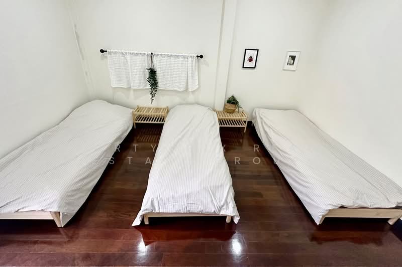 ให้เช่าบ้านทาวน์โฮม 2 ชั้น หมู่บ้านฝนทองนิเวศน์, Bangkok, Anusaowari, Bang Khen, Bangkok, 5 Bedrooms, 250 sqm, Townhouse For Rent, by Forty-Six Real Estate Group, 500176390 - DDproperty.com