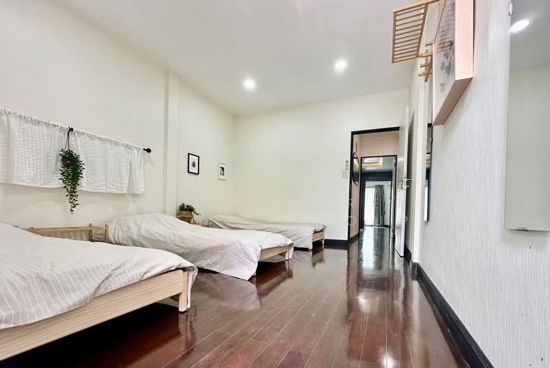 ให้เช่าบ้านทาวน์โฮม 2 ชั้น หมู่บ้านฝนทองนิเวศน์, Bangkok, Anusaowari, Bang Khen, Bangkok, 5 Bedrooms, 250 sqm, Townhouse For Rent, by Forty-Six Real Estate Group, 500176390 - DDproperty.com