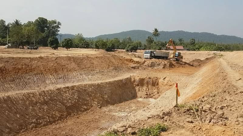 Developed 15-Rai Farm for Sale: Ready for Livestock & Agri. 30 Mins from Hua Hin. Title Deed Ready, Phetchaburi, Rai Mai Patthana, Cha-Am, Phetchaburi, , 24,284 sqm, Land For Sale, by จันดา0926463563, 500176411 - DDproperty.com