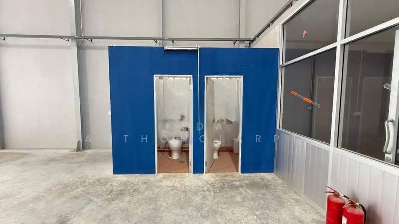 Warehouse with office space for rent in Lat Krabang, Prawet. Prime location, accessible by 10-wheel, Bangkok, Lat Krabang, Lat Krabang, Bangkok, , 1,200 sqm, Warehouse/Factory For Rent, by Tida phanthonglarptawee, 500176456 - DDproperty.com