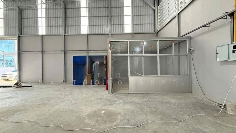 Warehouse with office space for rent in Lat Krabang, Prawet. Prime location, accessible by 10-wheel, Bangkok, Lat Krabang, Lat Krabang, Bangkok, , 1,200 sqm, Warehouse/Factory For Rent, by Tida phanthonglarptawee, 500176456 - DDproperty.com