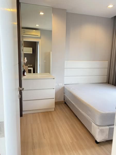 Urbano Absolute Sathon-Taksin, Bangkok, 345 Charoen Nakhon 14/2 Alley, Khlong Ton Sai, Khlong San, Bangkok, 1 Bedroom, 34 sqm, Condo For Rent, by Sukanya Tawaysap, 500176544 - DDproperty.com