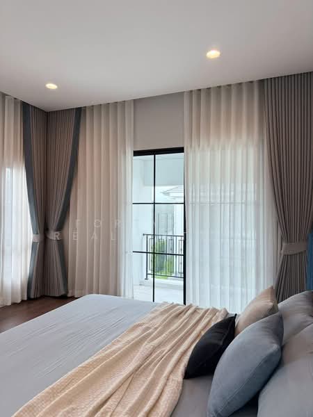 Setthasiri Serithai, Bangkok, Kanchanaphisek 11/3 Intersection 4, Khan Na Yao, Khan Na Yao, Bangkok, 4 Bedrooms, 250 sqm, Single Detached House For Rent, by Forty-Six Real Estate Group, 500176642 - DDproperty.com