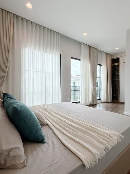 Setthasiri Serithai, Bangkok, Kanchanaphisek 11/3 Intersection 4, Khan Na Yao, Khan Na Yao, Bangkok, 4 Bedrooms, 250 sqm, Single Detached House For Rent, by Forty-Six Real Estate Group, 500176642 - DDproperty.com