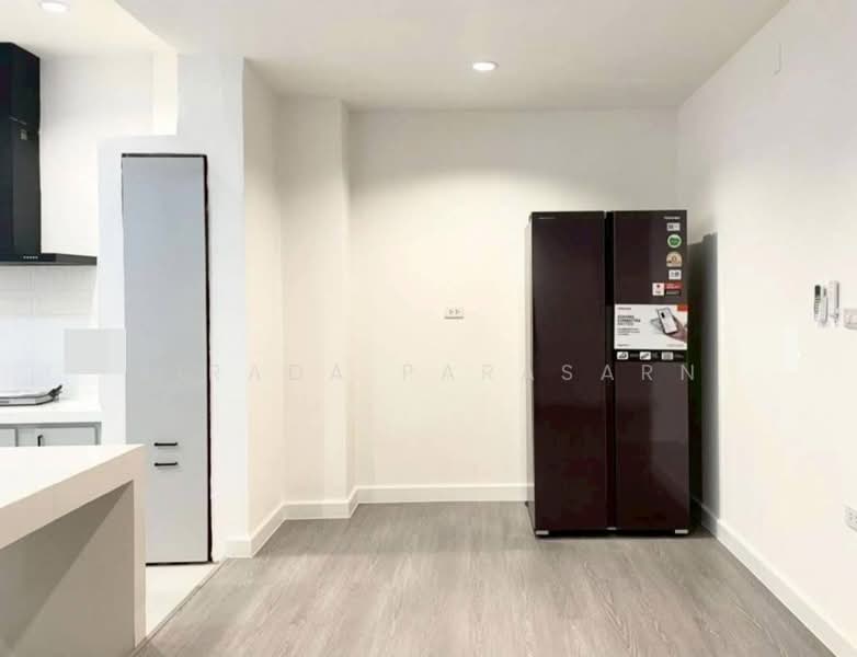 Baan Klang Muang Ladprao-Yothin Phatthana : บ้านกลางเมือง ลาดพร้าว-โยธินพัฒนา, กรุงเทพ, ซอยหมู่บ้านบ้านกลางเมืองลาดพร้าว-โยธินพัฒนา, ลาดพร้าว, ลาดพร้าว, กรุงเทพ, 180 ตร.ม., ทาวน์เฮ้าส์ ให้เช่า, โดย Airada Parasarn, 500176647 - DDproperty.com