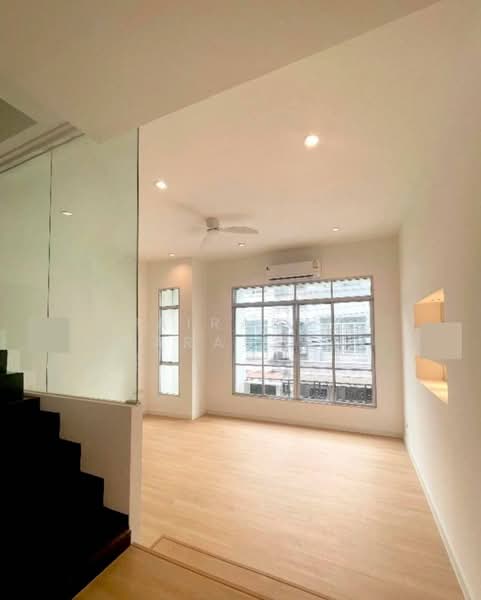 Baan Klang Muang Ladprao-Yothin Phatthana, Bangkok, Soi Baan Klang Muang Ladprao-Yothin Phatthana, Lat Phrao, Lat Phrao, Bangkok, 3 Bedrooms, 180 sqm, Townhouse For Rent, by Airada Parasarn, 500176647 - DDproperty.com