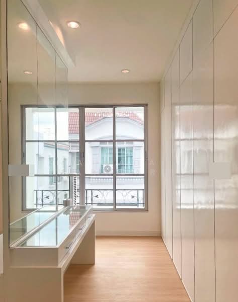 Baan Klang Muang Ladprao-Yothin Phatthana, Bangkok, Soi Baan Klang Muang Ladprao-Yothin Phatthana, Lat Phrao, Lat Phrao, Bangkok, 3 Bedrooms, 180 sqm, Townhouse For Rent, by Airada Parasarn, 500176647 - DDproperty.com