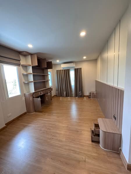 Centro Rama9-Krungthep Kreetha, Bangkok, Khlong Song Ton Nun, Lat Krabang, Bangkok, 4 Bedrooms, 252 sqm, Townhouse For Sale, by Forty-Six Real Estate Group, 500176653 - DDproperty.com