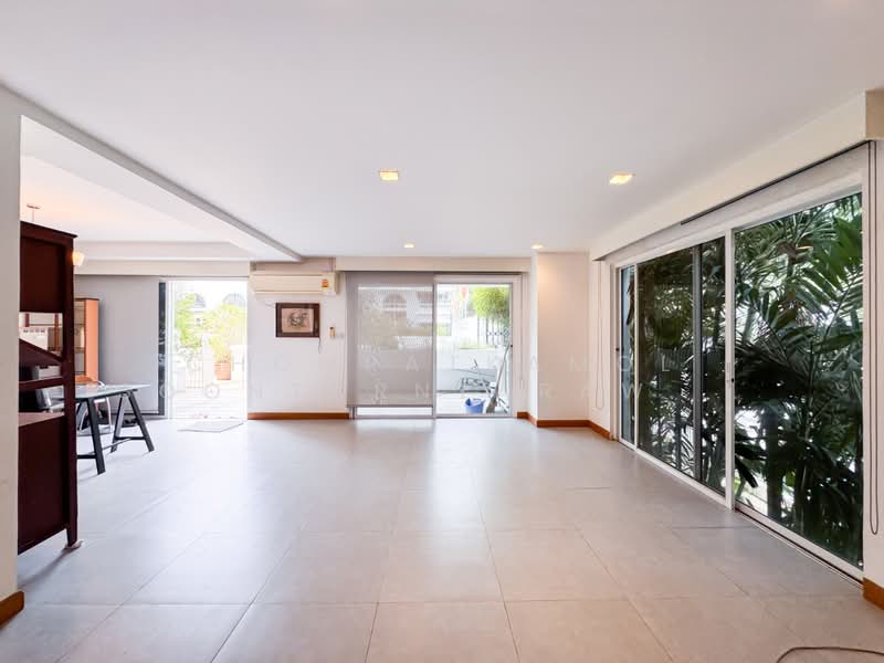 Kiarti Thanee City Mansion, Bangkok, Soi Sukhumvit 31, Khlongtoei Nua, Watthana, Bangkok, 4 Bedrooms, 265 sqm, Condo For Sale, by Chomratkamol Soontorntarawong (Gor), 500176662 - DDproperty.com