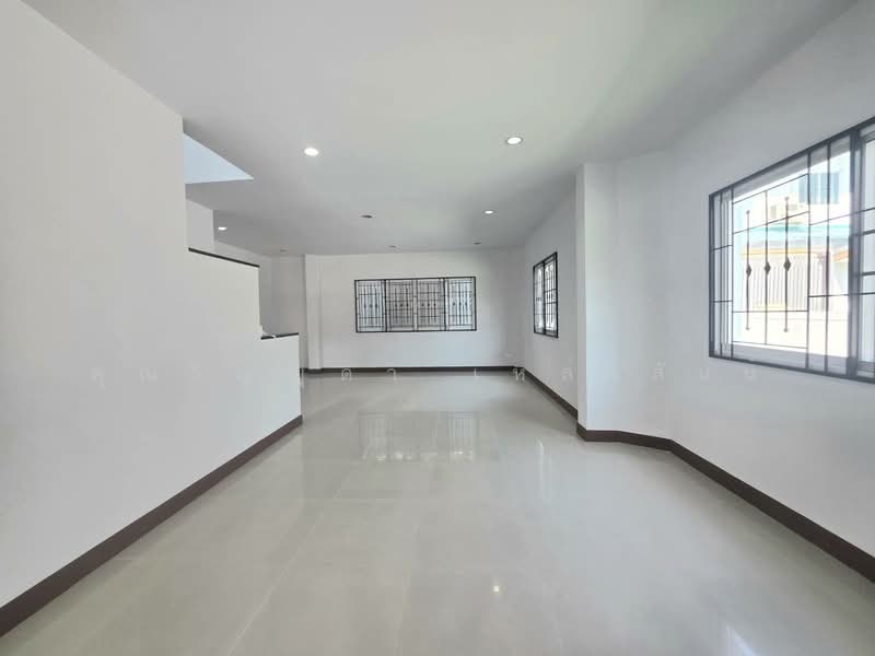 วิสต้า วิลล์ ลำลูกกา คลอง 3, Pathum Thani, ชลมาร์คพิจารณ์, Lat Sawai, Lam Luk Ka, Pathum Thani, 3 Bedrooms, 160 sqm, Single Detached House For Sale, by คุณวิญญุดา เหล่าสันน์, 500176697 - DDproperty.com