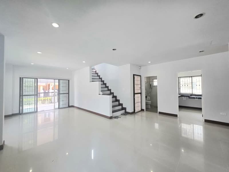 วิสต้า วิลล์ ลำลูกกา คลอง 3, Pathum Thani, ชลมาร์คพิจารณ์, Lat Sawai, Lam Luk Ka, Pathum Thani, 3 Bedrooms, 160 sqm, Single Detached House For Sale, by คุณวิญญุดา เหล่าสันน์, 500176697 - DDproperty.com