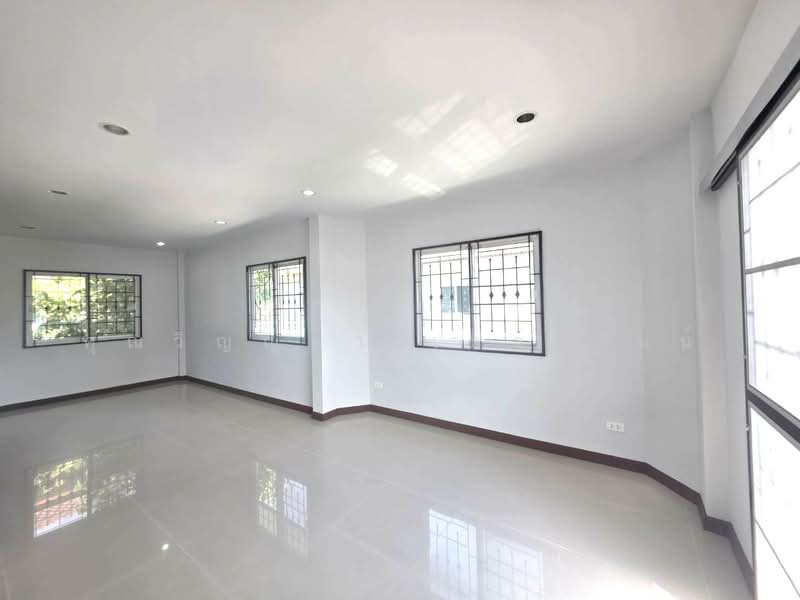 วิสต้า วิลล์ ลำลูกกา คลอง 3, Pathum Thani, ชลมาร์คพิจารณ์, Lat Sawai, Lam Luk Ka, Pathum Thani, 3 Bedrooms, 160 sqm, Single Detached House For Sale, by คุณวิญญุดา เหล่าสันน์, 500176697 - DDproperty.com