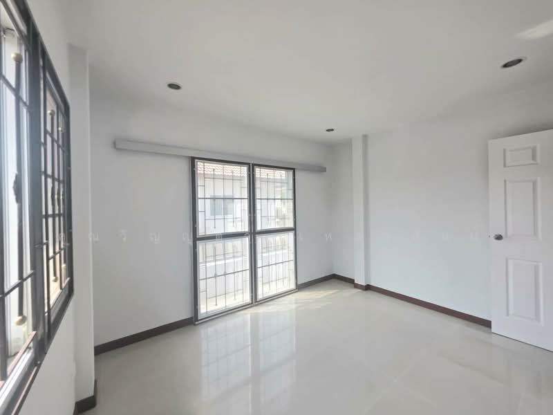 วิสต้า วิลล์ ลำลูกกา คลอง 3, Pathum Thani, ชลมาร์คพิจารณ์, Lat Sawai, Lam Luk Ka, Pathum Thani, 3 Bedrooms, 160 sqm, Single Detached House For Sale, by คุณวิญญุดา เหล่าสันน์, 500176697 - DDproperty.com