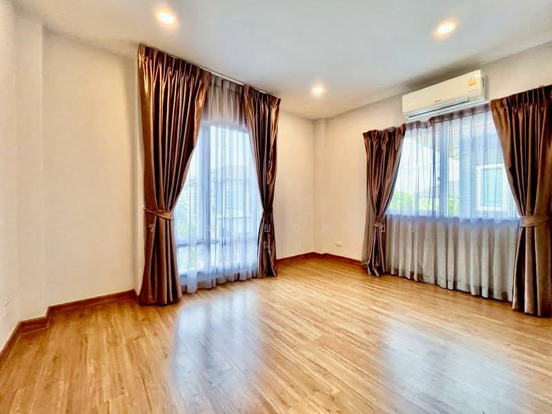 Centro Prachauthit 90 : เซนโทร ประชาอุทิศ 90, สมุทรปราการ, ซอย ประชาสามัคคี, บ้านคลองสวน, พระสมุทรเจดีย์, สมุทรปราการ, 175 ตร.ม., บ้านเดี่ยว ขาย, โดย สรภพ ยอดไชย (สีฝุ่น), 500176700 - DDproperty.com